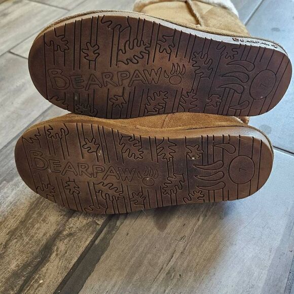 Bearpaw Marissa Boots - Picture 9 of 9